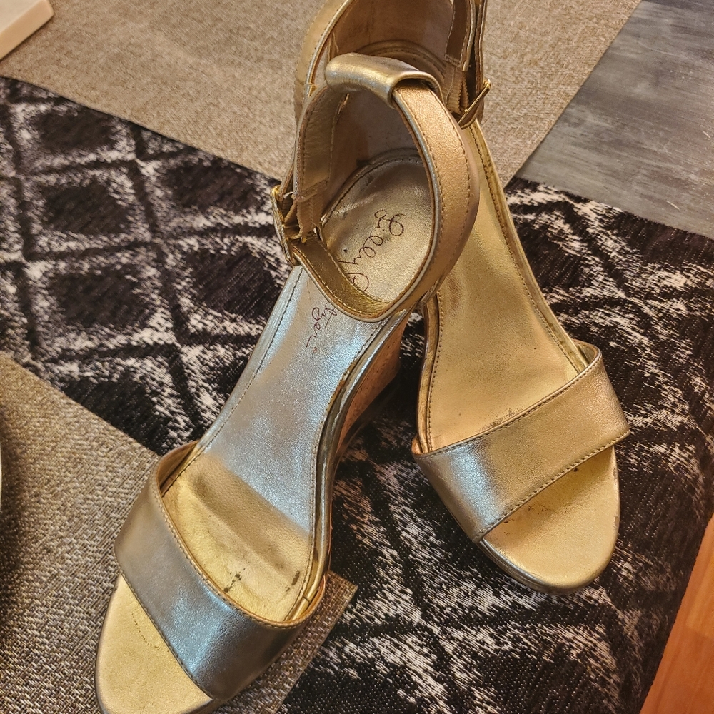 Lily pulitzer wedge heels gold